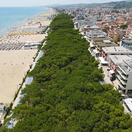 Aparthotel Pineta Mare *